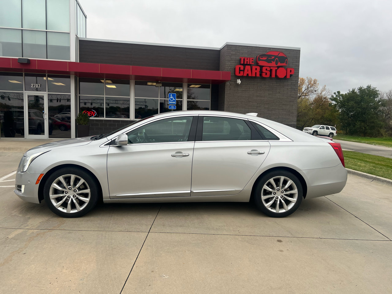 Used 2017 Cadillac XTS Luxury image 1