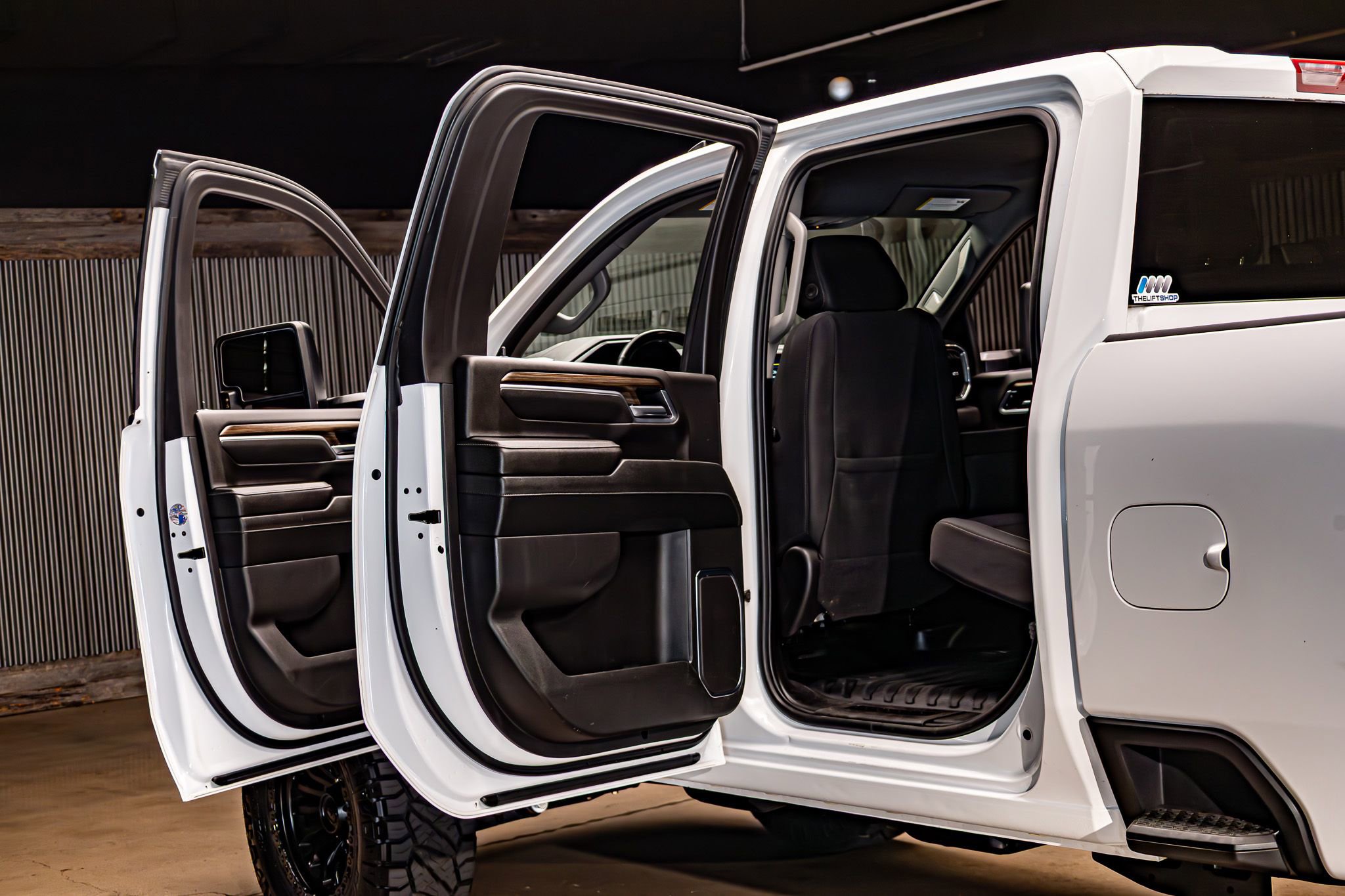 Used 2024 Chevrolet Silverado 3500 LT w/ Convenience Package image 29