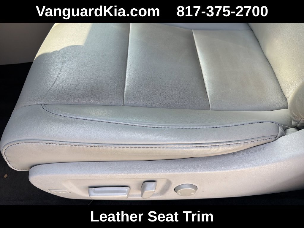 Used 2019 Toyota Highlander XLE FWD image 16