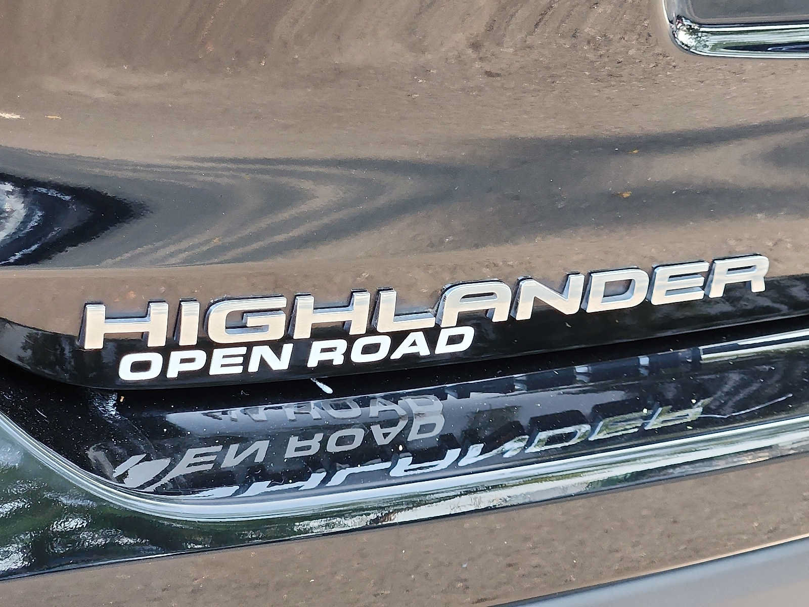 Used 2024 Toyota Highlander LE AWD/4WD image 28
