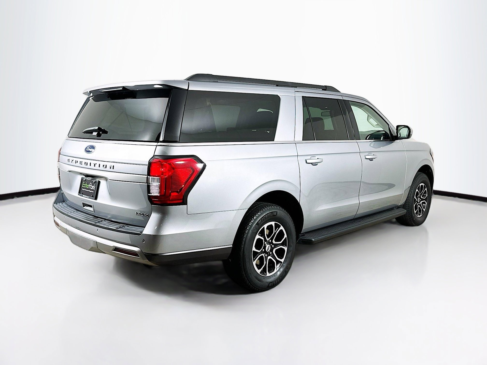 Used 2024 Ford Expedition Max XLT image 9