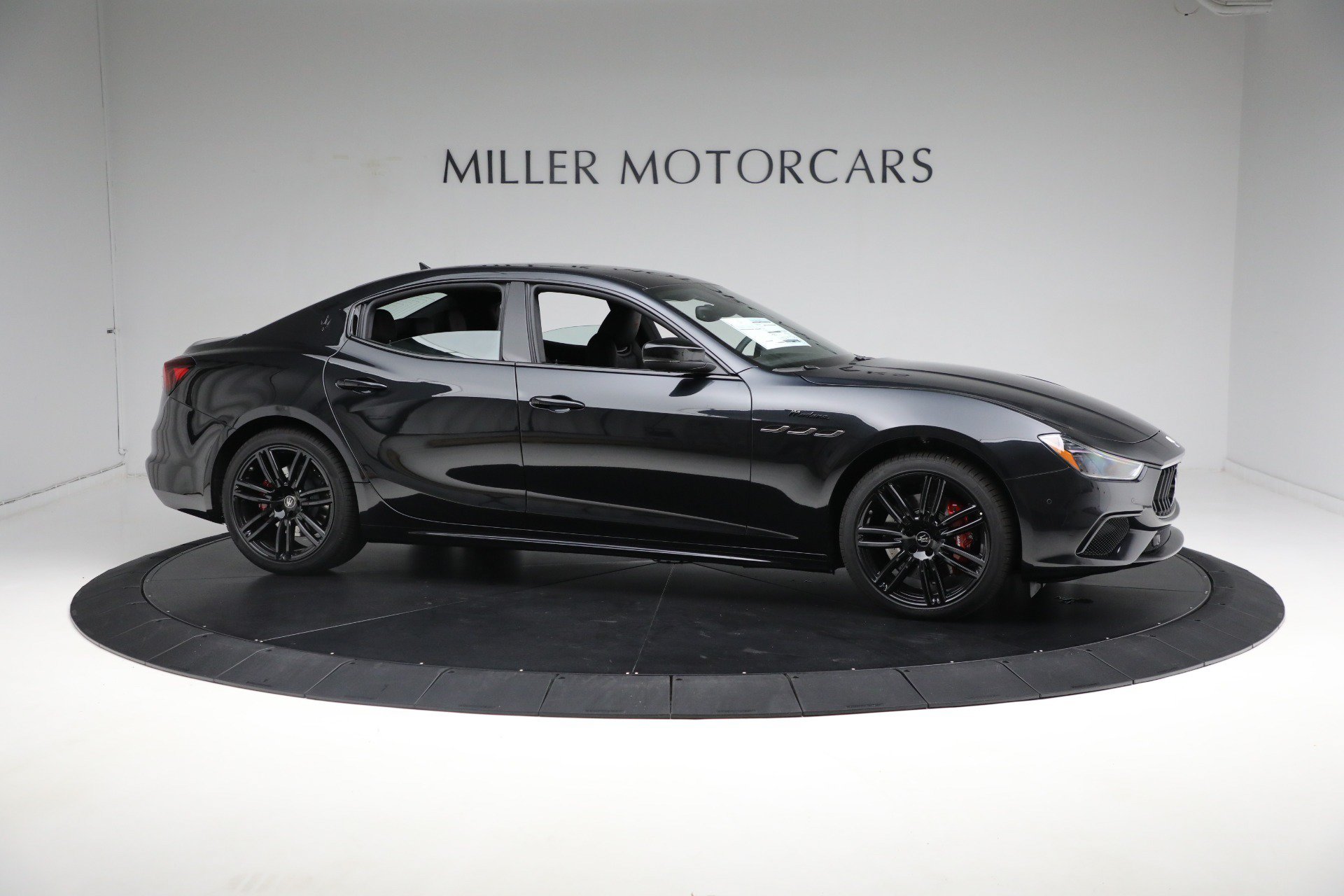 Certified 2024 Maserati Ghibli Modena Q4 AWD/4WD image 18
