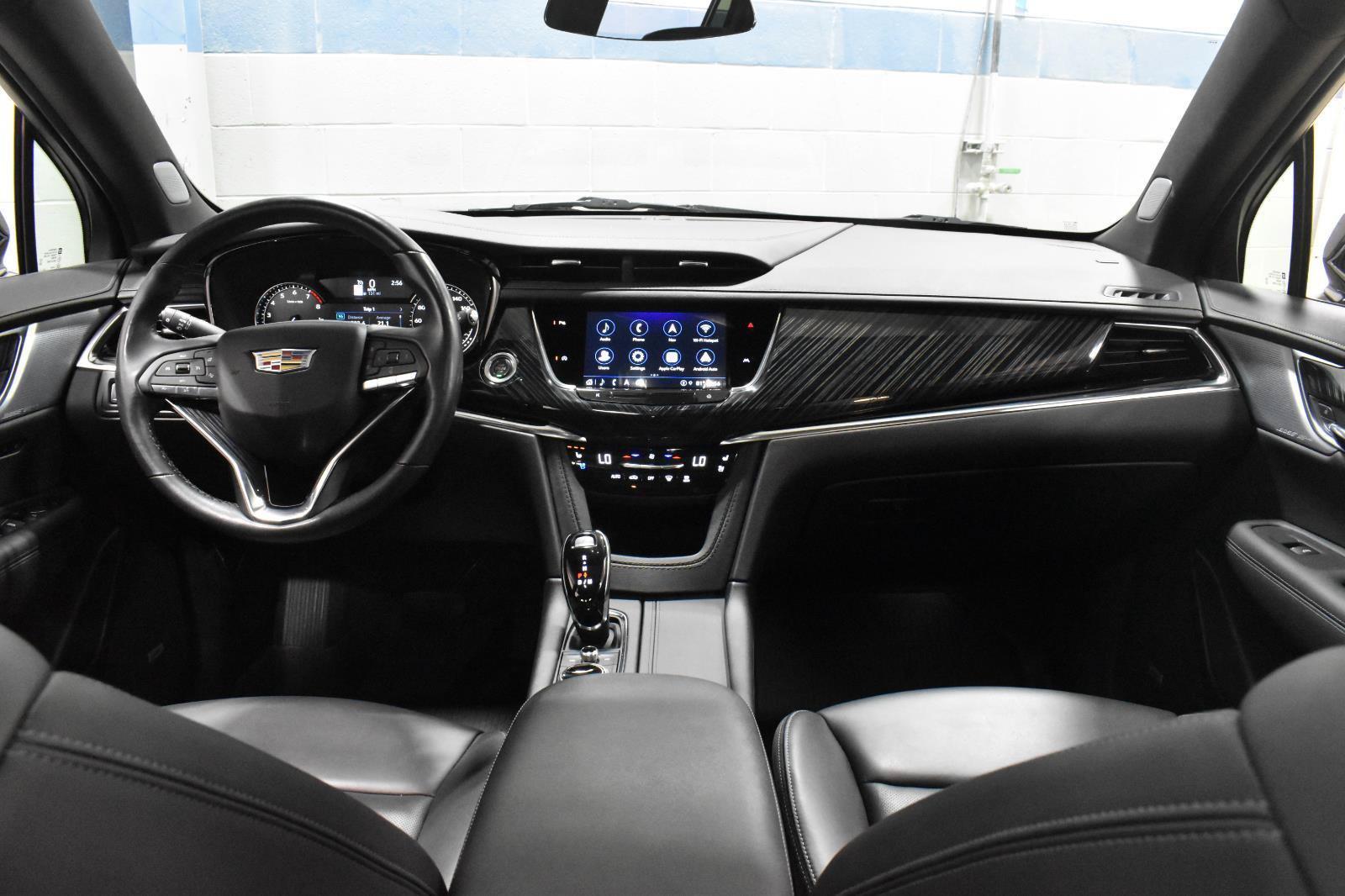 Certified 2024 Cadillac XT6 Premium Luxury FWD image 6