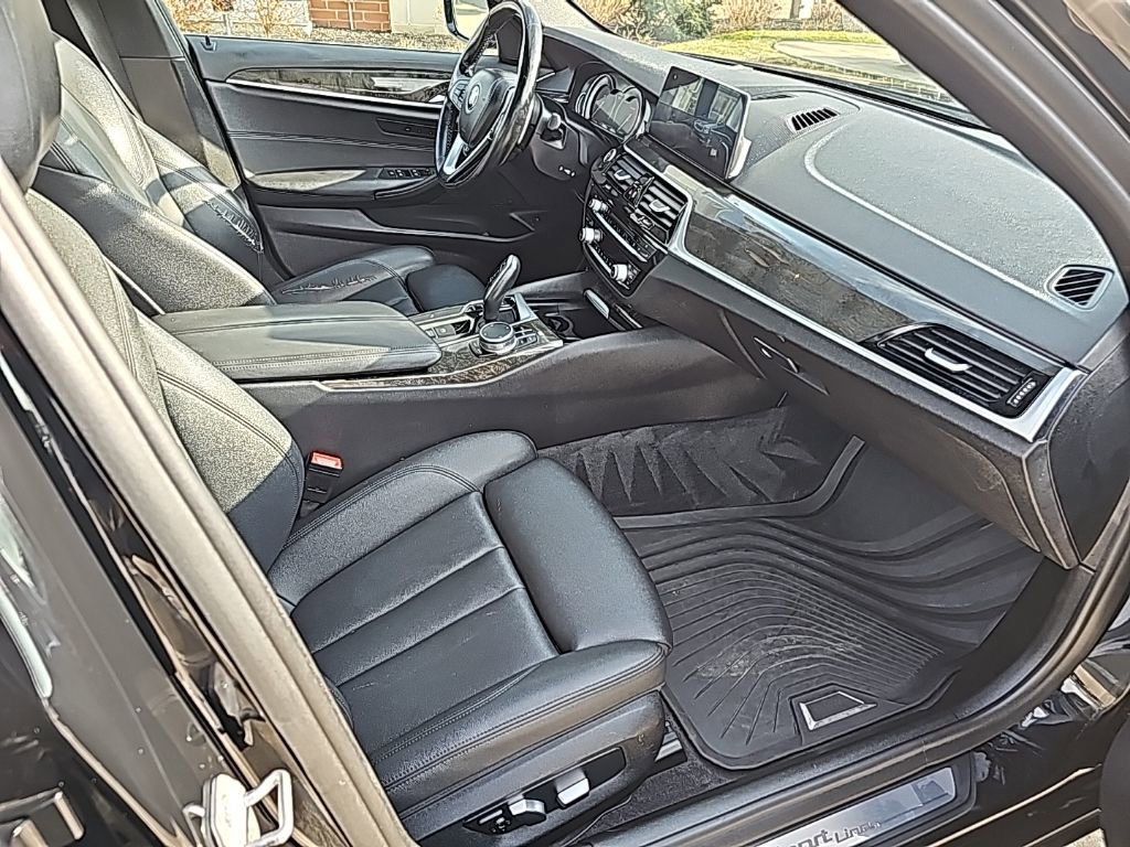 Used 2018 BMW 530i xDrive w/ Premium Package image 28