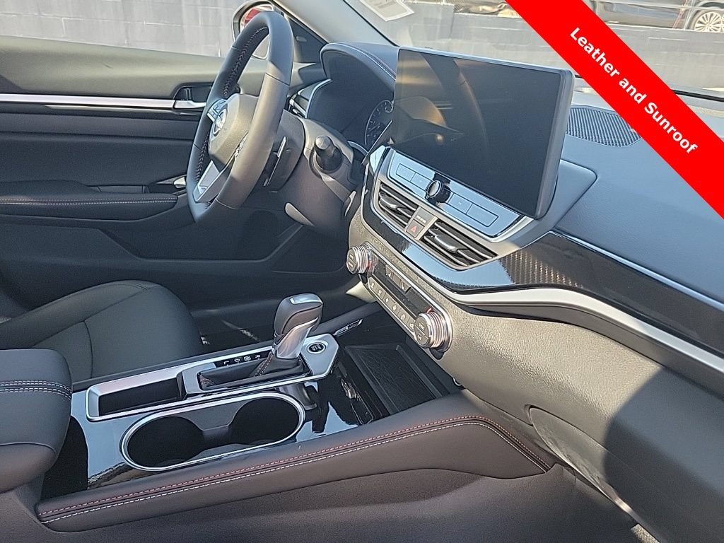 New 2025 Nissan Altima 2.5 SR w/ SR Premium Package FWD image 40