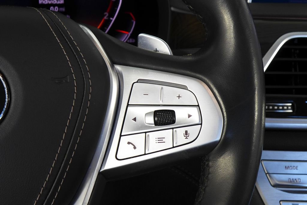 Used 2020 BMW 750i xDrive AWD/4WD image 29
