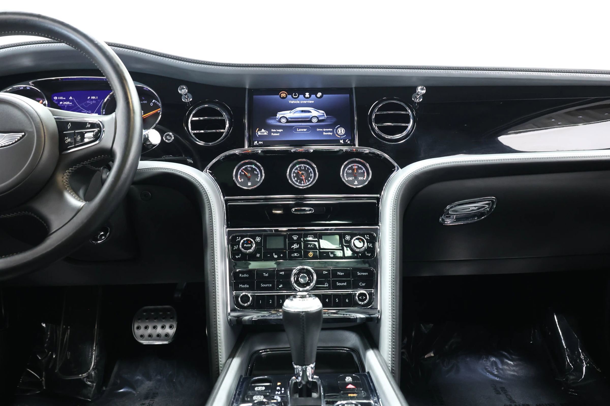Used 2018 Bentley Mulsanne image 37