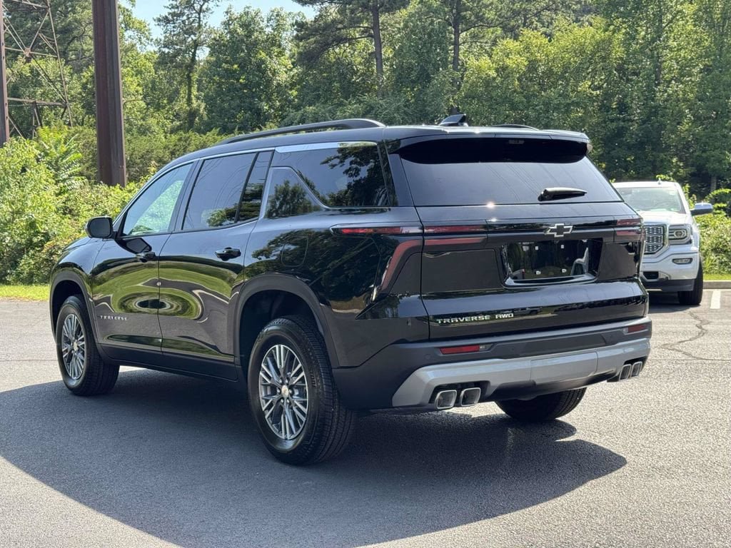 New 2026 Chevrolet Traverse LT w/ Driver Confidence Package AWD/4WD image 24