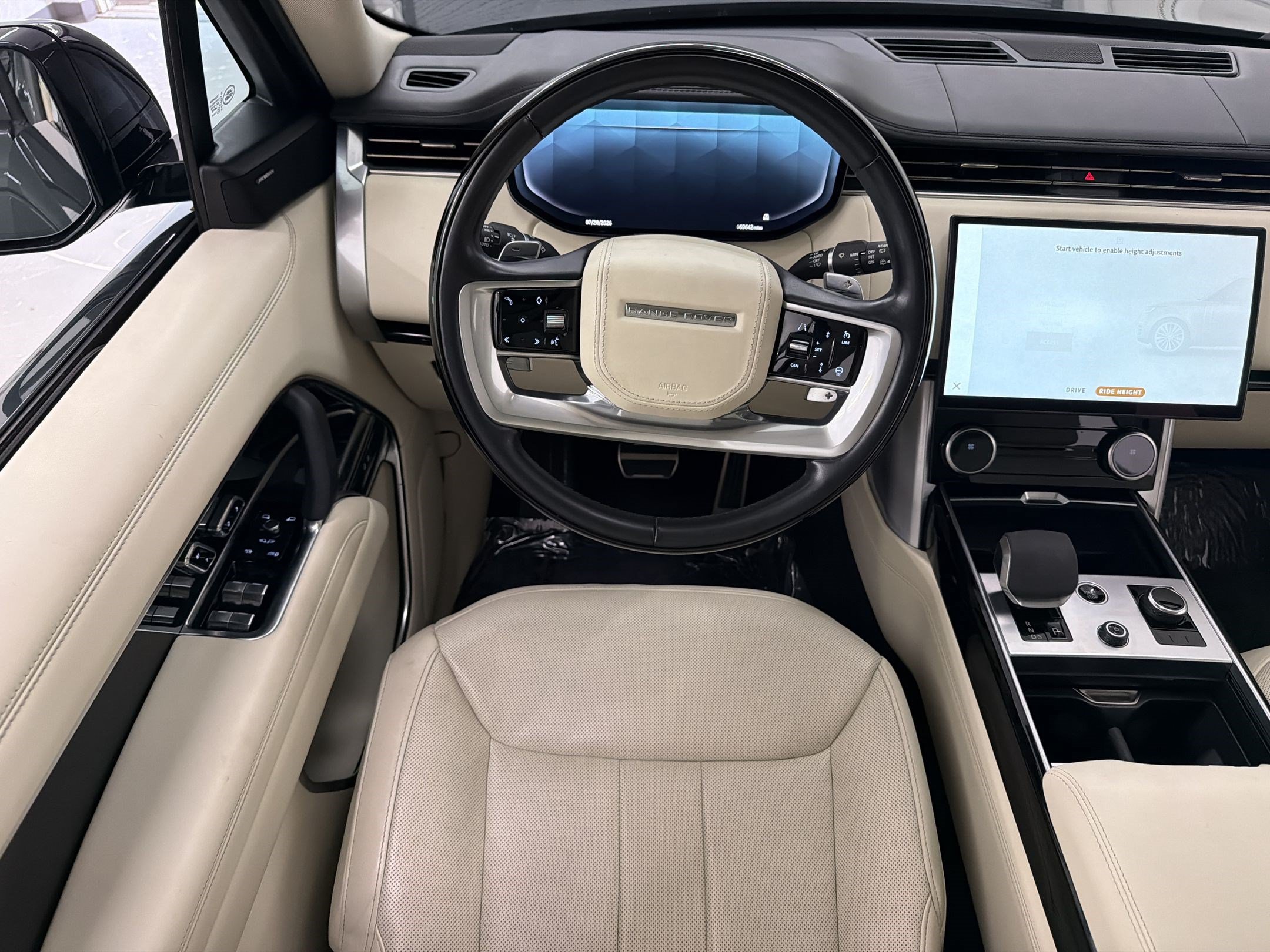 Used 2023 Land Rover Range Rover SE AWD/4WD image 31