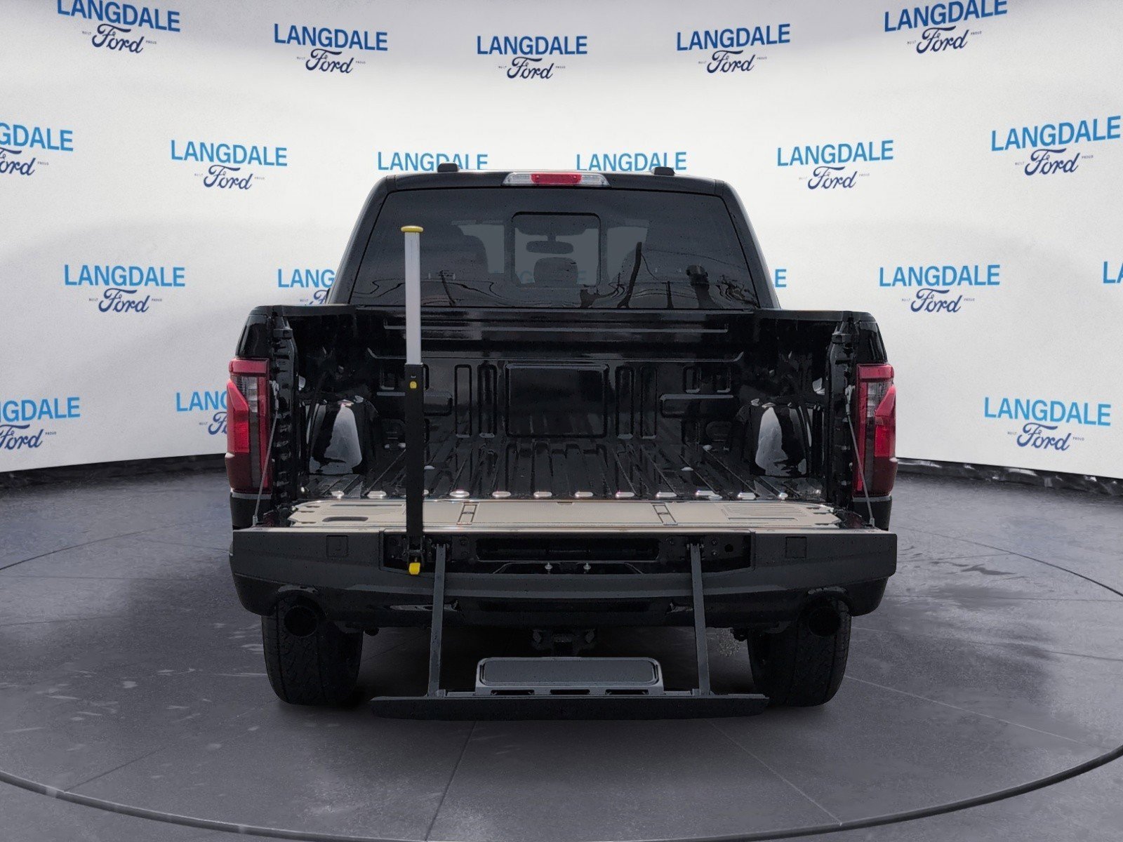 New 2026 Ford F150 XLT w/ Equipment Group 302A MID image 8