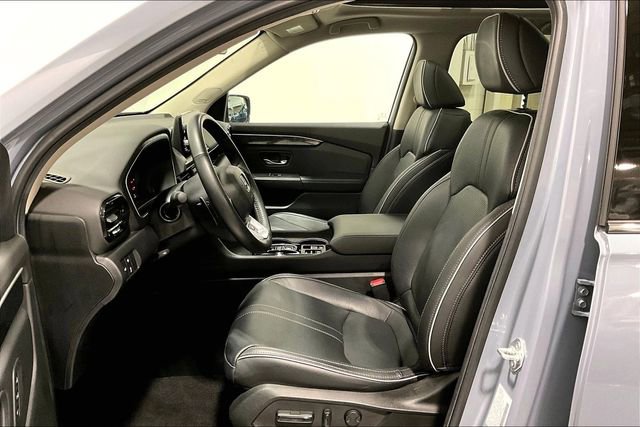 Used 2025 Honda Pilot Elite image 21