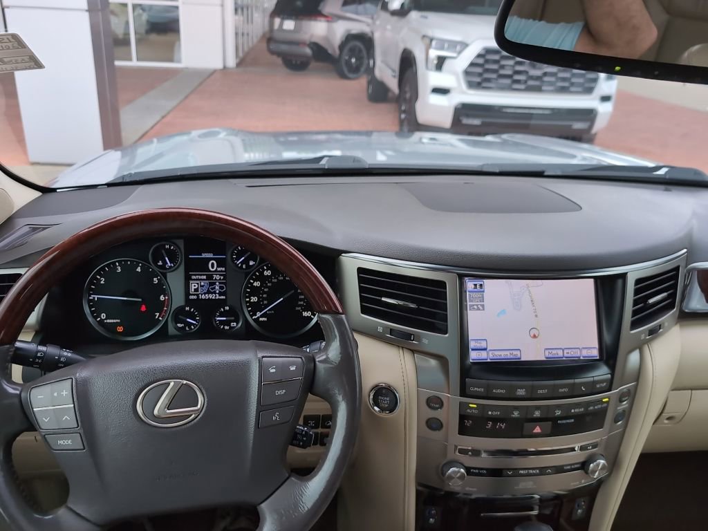 Used 2013 Lexus LX 570 4WD w/ Luxury Pkg image 15