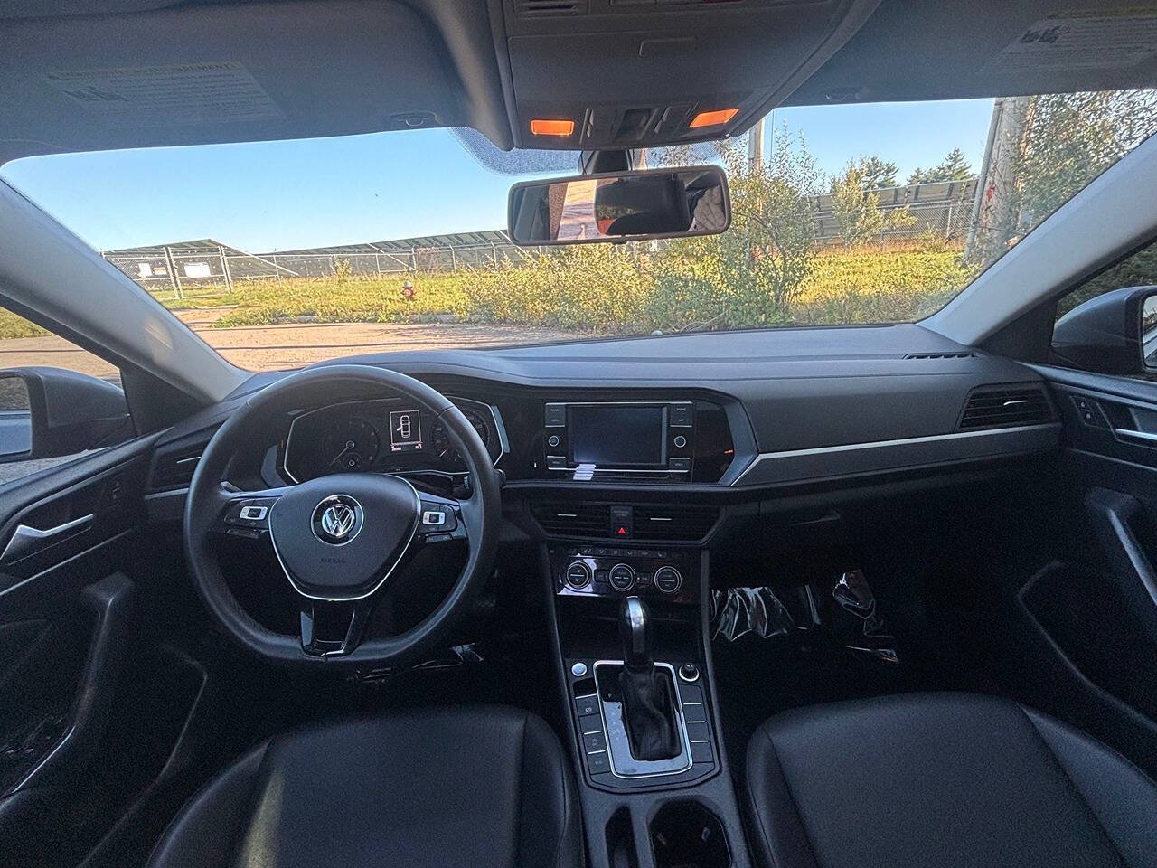 Used 2020 Volkswagen Jetta SE w/ SE Cold Weather Package FWD image 9