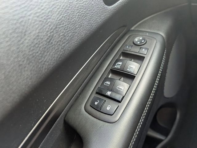 Used 2023 Dodge Durango SXT image 32