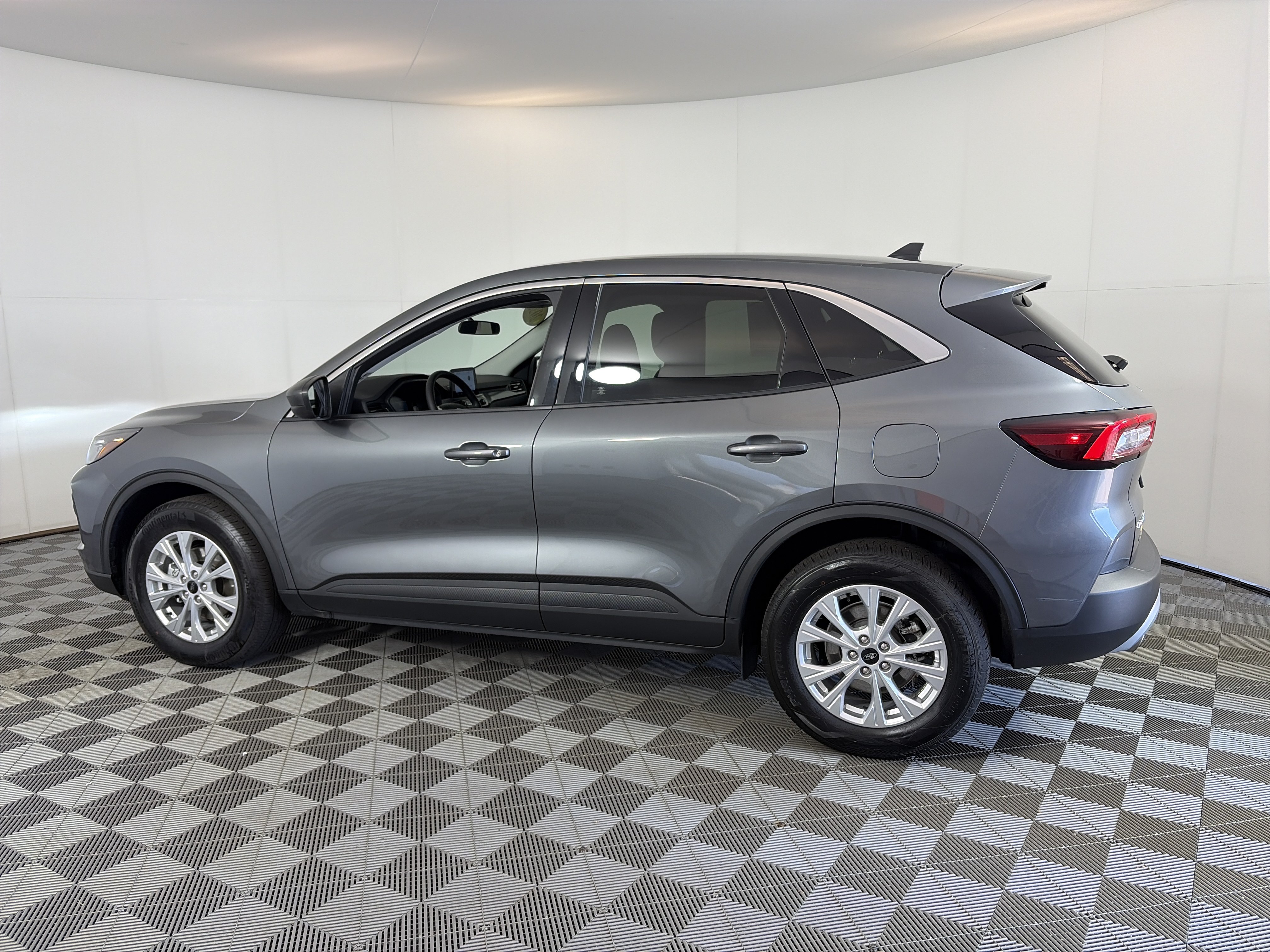 Used 2023 Ford Escape Active AWD/4WD image 8