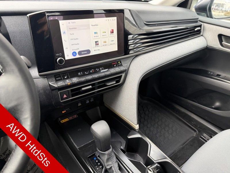 Used 2025 Toyota Camry LE w/ Convenience Package image 25