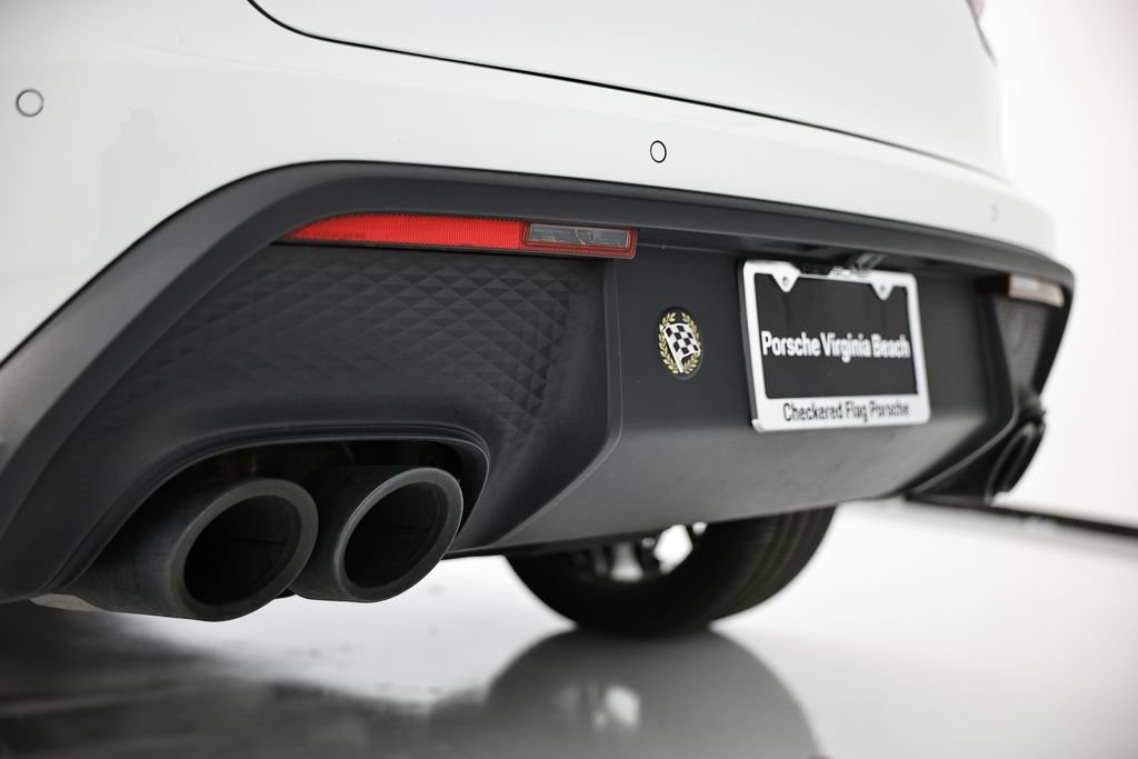 Certified 2026 Porsche Macan image 15