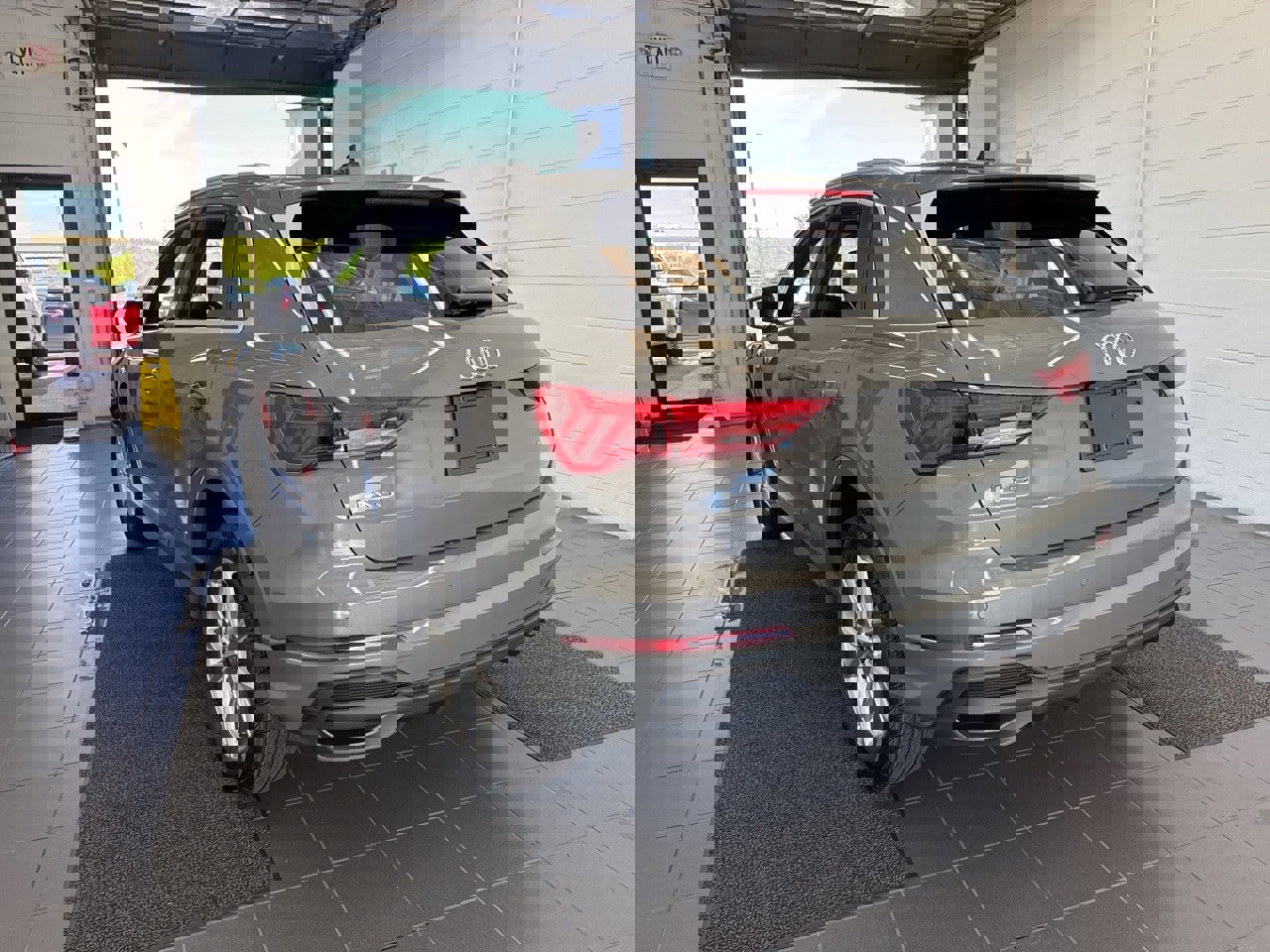 New 2025 Audi Q3 2.0T Premium image 6