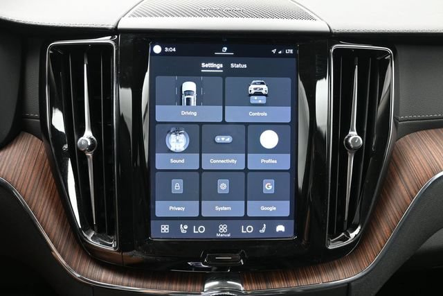 Used 2023 Volvo XC60 B5 Ultimate w/ Climate Package FWD image 17