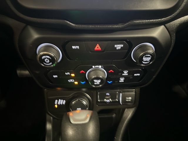 Used 2020 Jeep Renegade Altitude AWD/4WD image 19