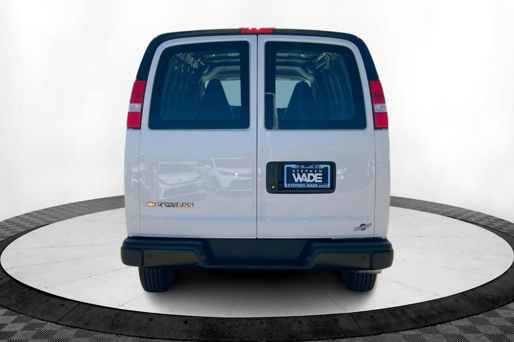 New 2025 Chevrolet Express 3500 Extended w/ Driver Convenience Package image 5