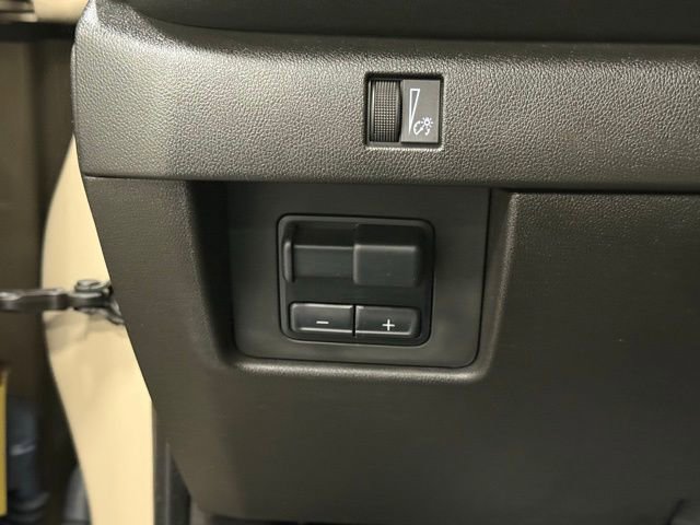 Used 2023 Chevrolet Colorado Trail Boss w/ Technology Package image 17