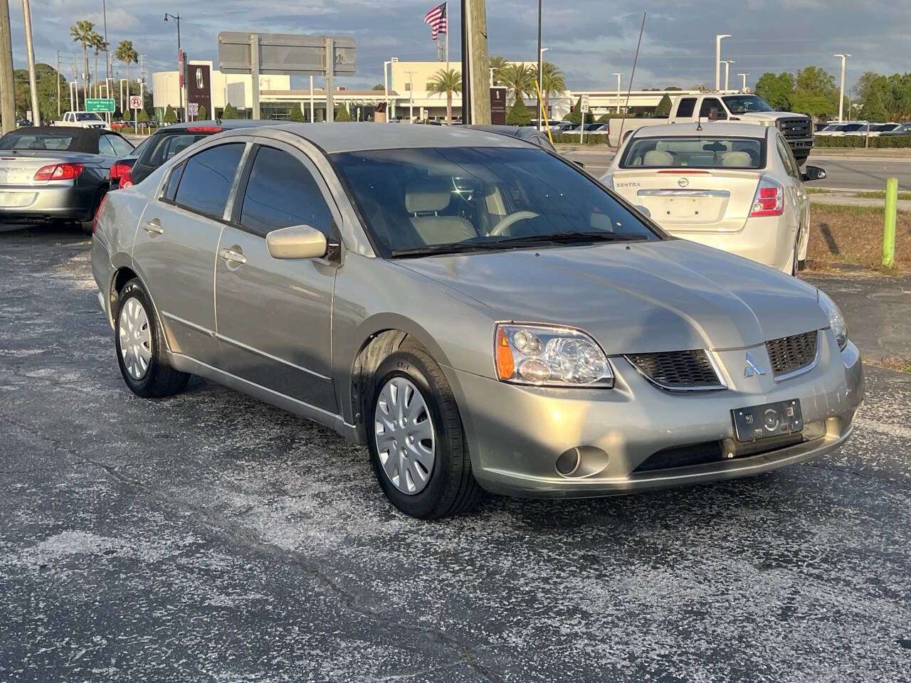 Used 2004 Mitsubishi Galant LS image 2