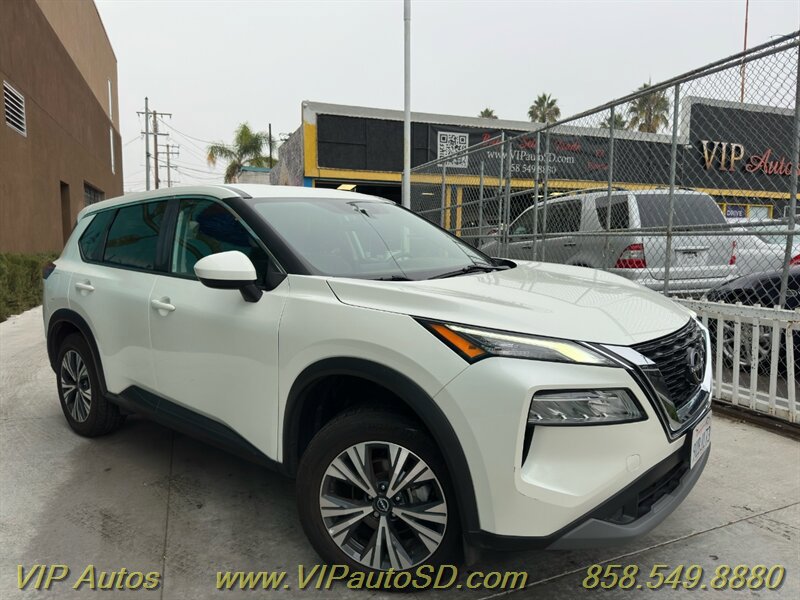 Used 2023 Nissan Rogue SV image 1