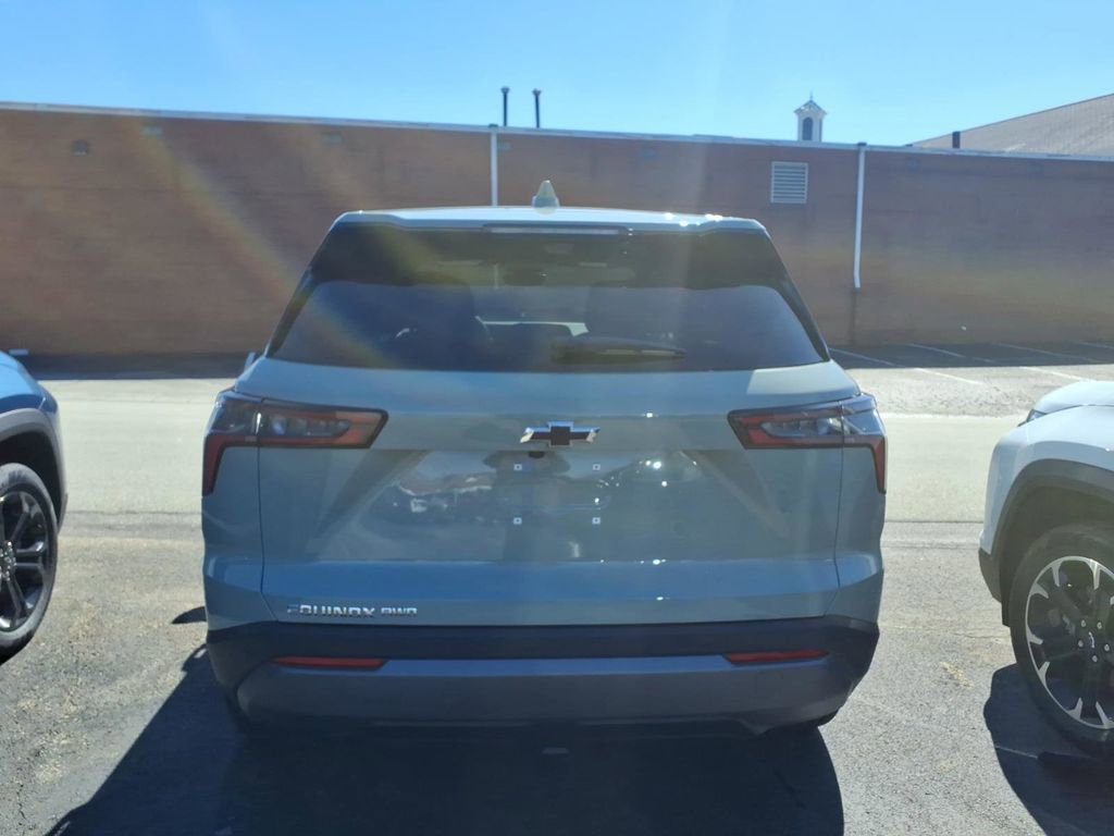 New 2026 Chevrolet Equinox LT w/ Convenience Package II image 2