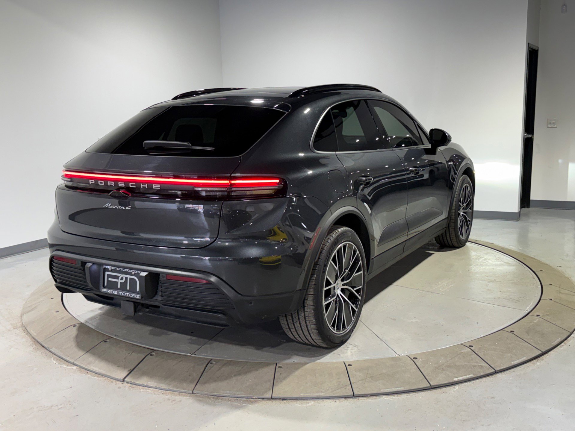Used 2024 Porsche Macan 4 Electric w/ Premium Package image 23