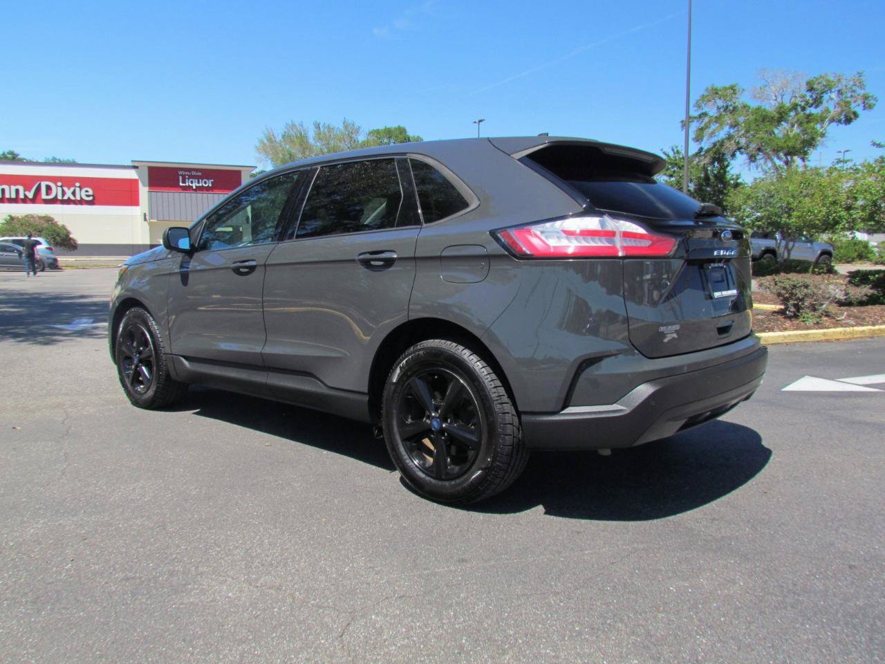 Used 2021 Ford Edge SE FWD image 8