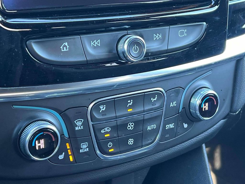 Used 2023 Chevrolet Traverse LT AWD/4WD image 28