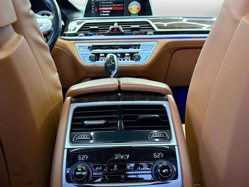 Used 2018 BMW 750i xDrive AWD/4WD image 21
