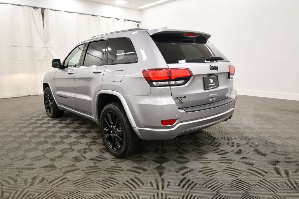 Used 2021 Jeep Grand Cherokee Altitude AWD/4WD image 5