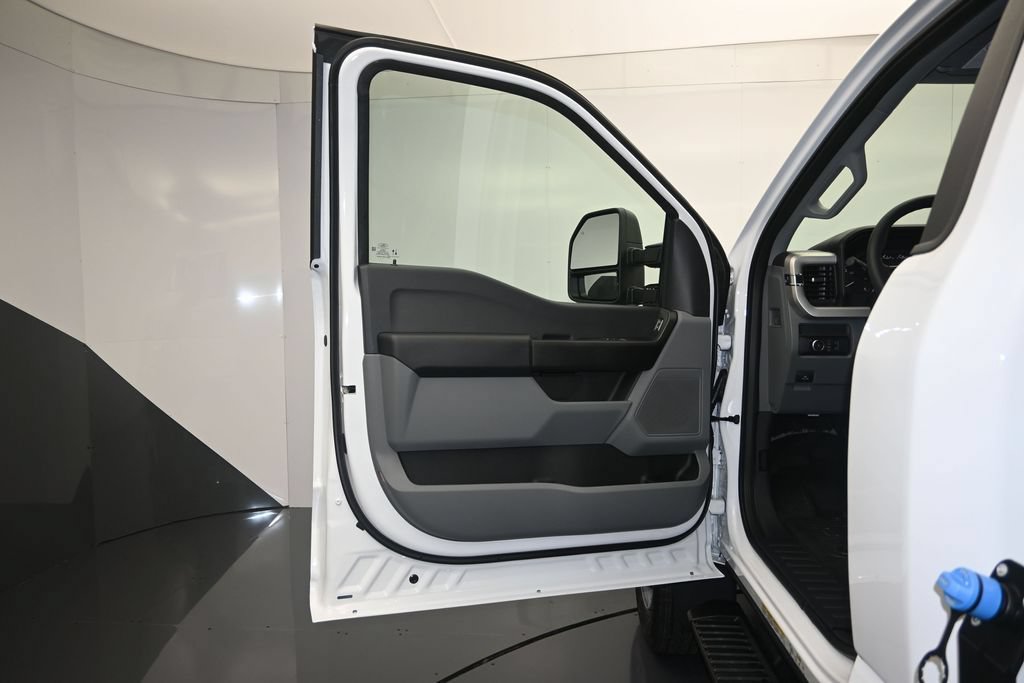 New 2026 Ford F600 4x4 Regular Cab Super Duty w/ XL Chrome Package image 10