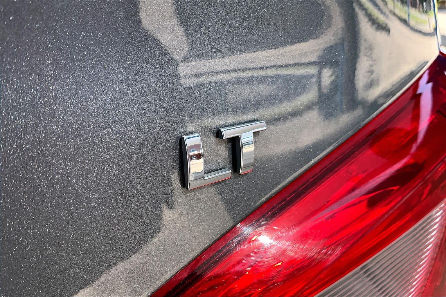 Used 2019 Chevrolet Cruze LT w/ Convenience Package FWD image 10