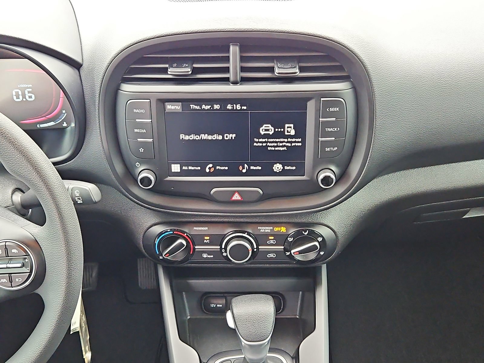 Used 2025 Kia Soul LX w/ LX Technology Package FWD image 15