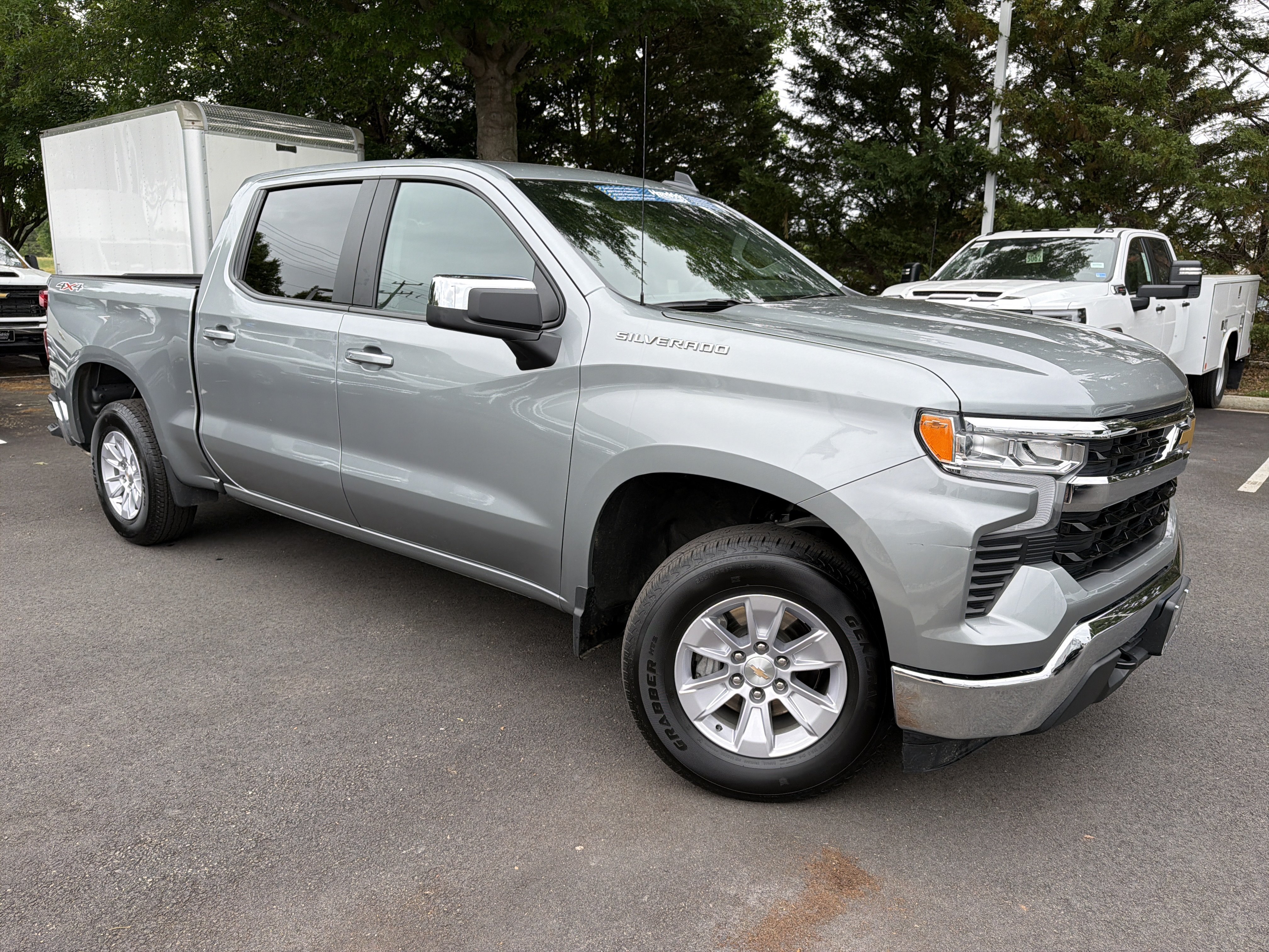 Used 2026 Chevrolet Silverado 1500 LT AWD/4WD image 2