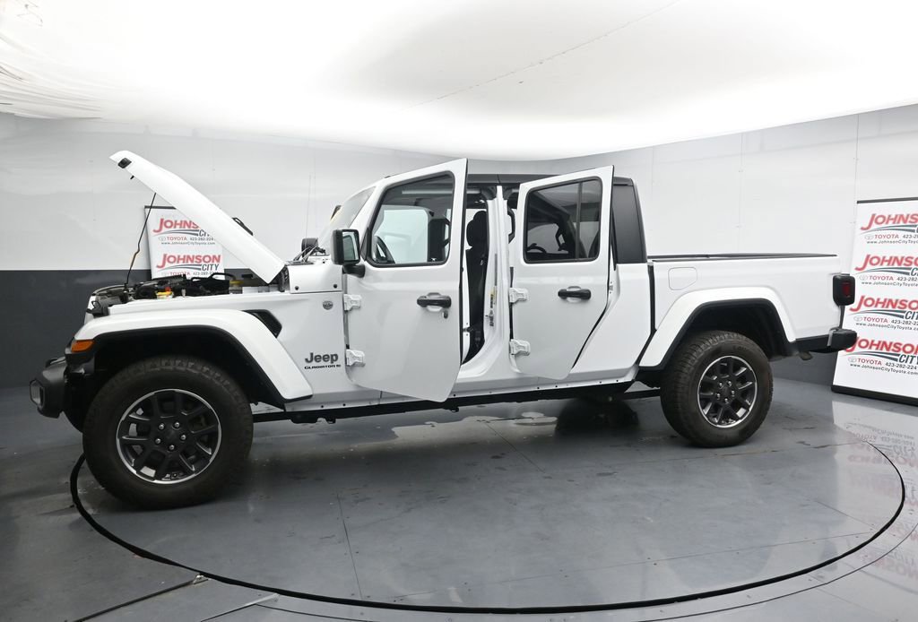 Used 2023 Jeep Gladiator Overland AWD/4WD image 39