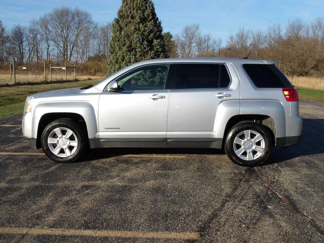 Used 2011 GMC Terrain SLE image 10