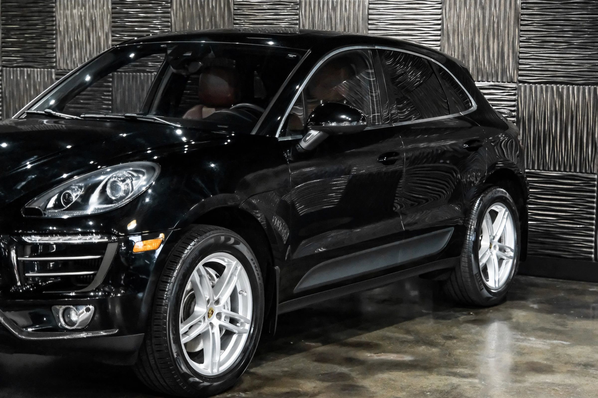 Used 2017 Porsche Macan S image 9