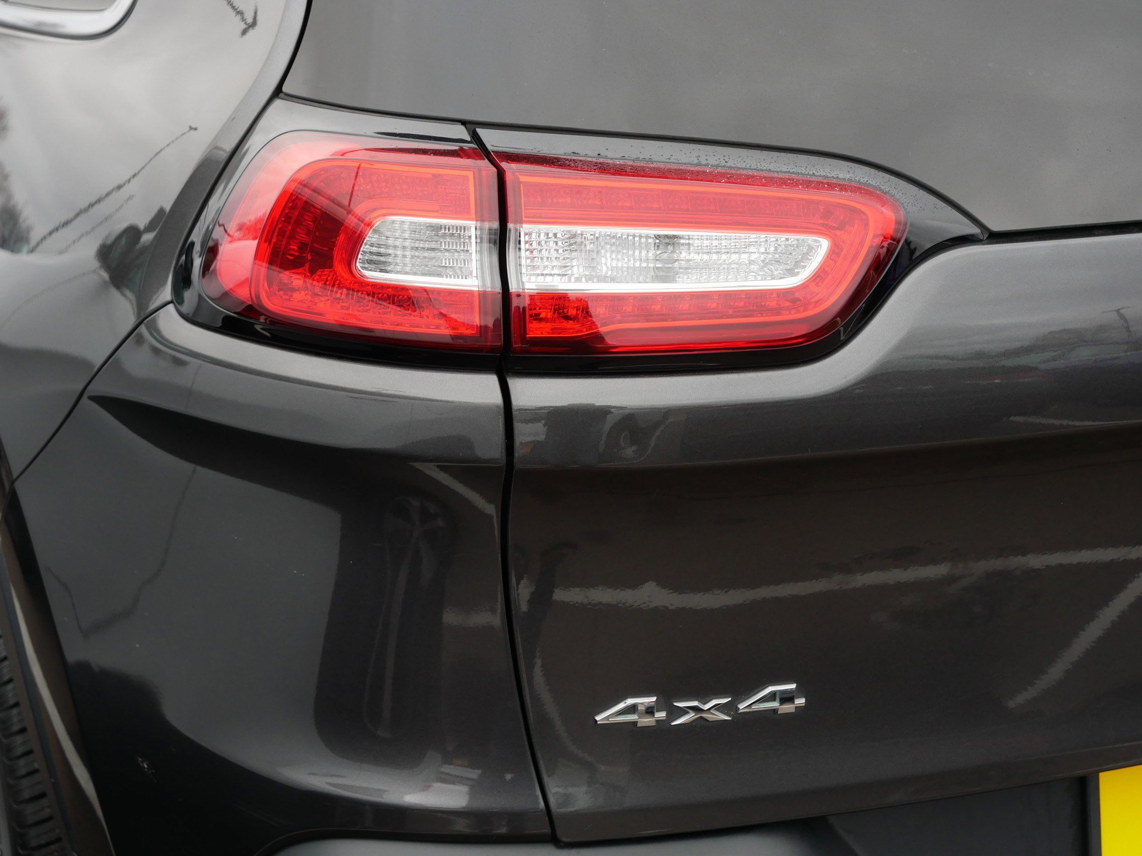 Used 2016 Jeep Cherokee Latitude image 17