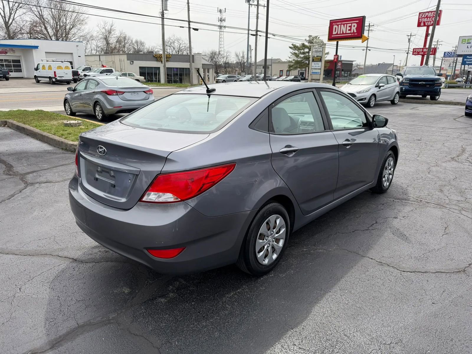 Used 2017 Hyundai Accent SE image 6
