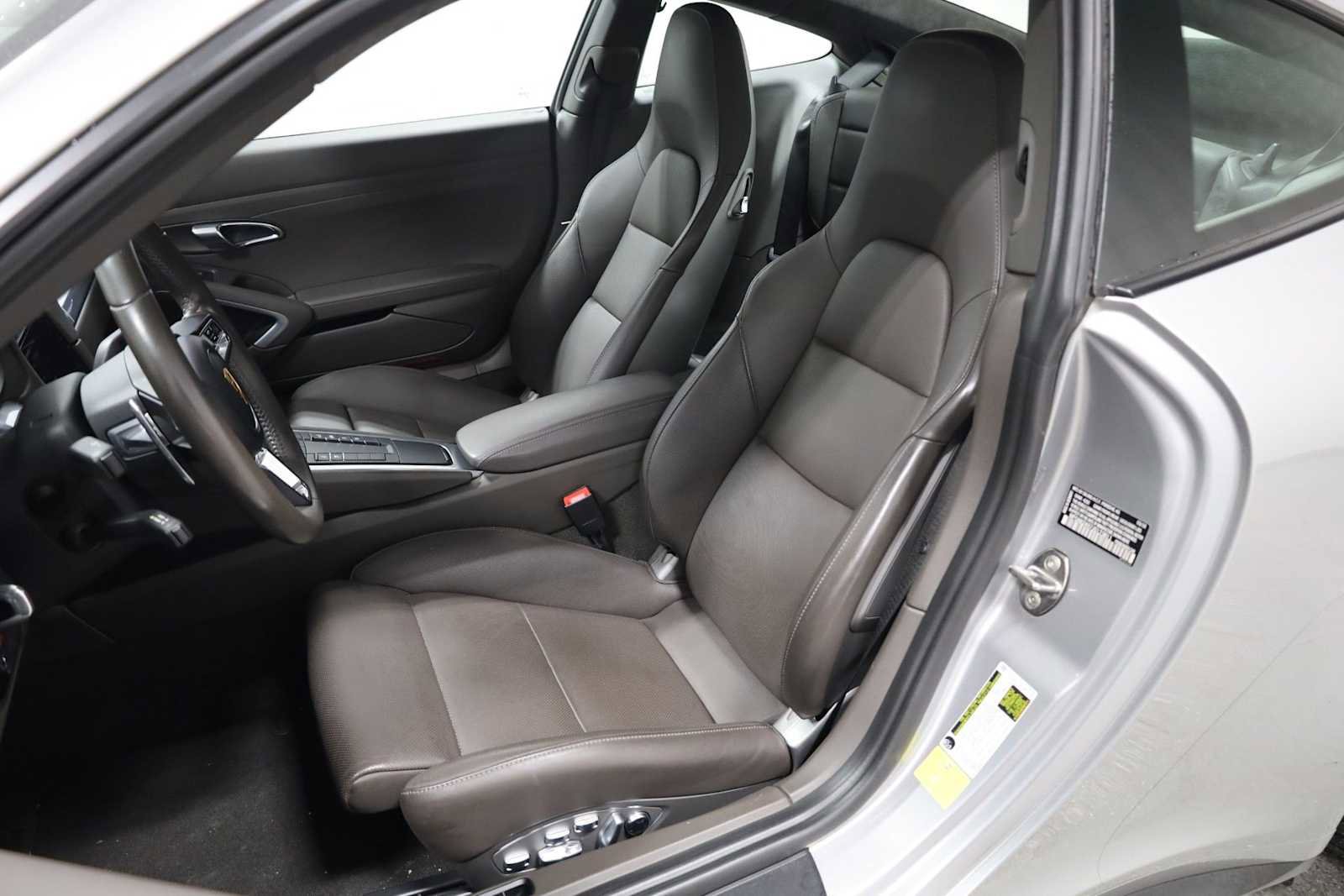 Certified 2018 Porsche 911 Carrera 4S image 5