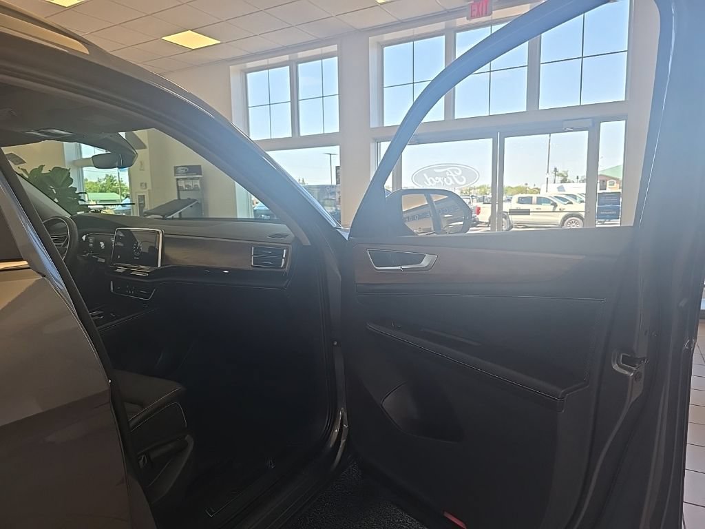 Used 2024 Volkswagen Atlas SE AWD/4WD image 38