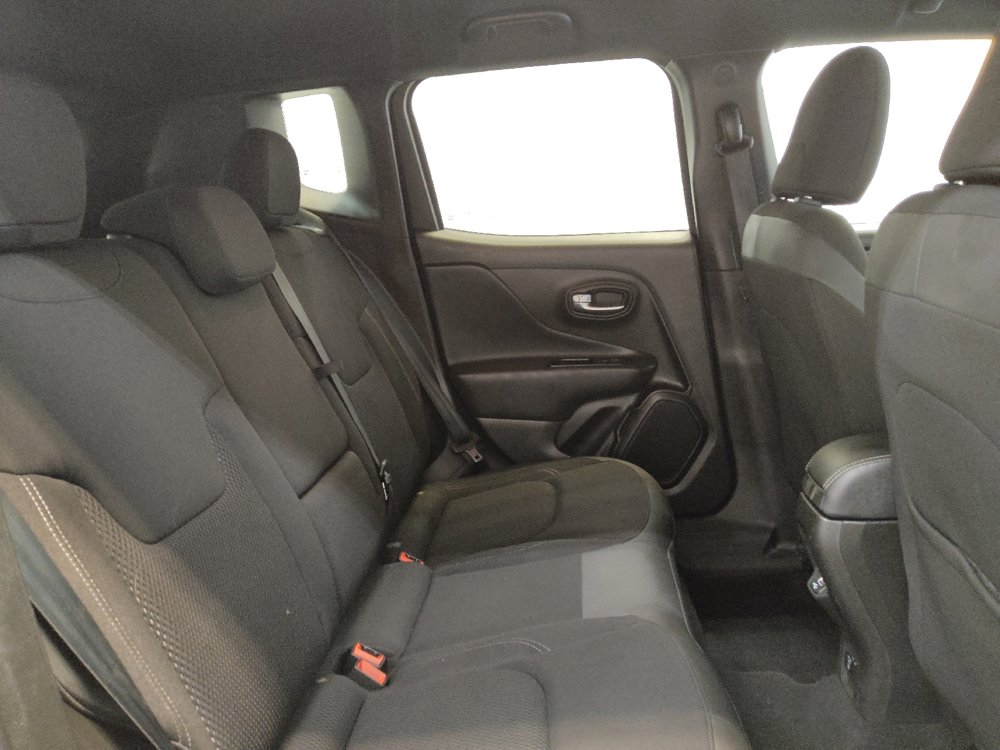 Used 2022 Jeep Renegade Altitude w/ Convenience Group AWD/4WD image 19