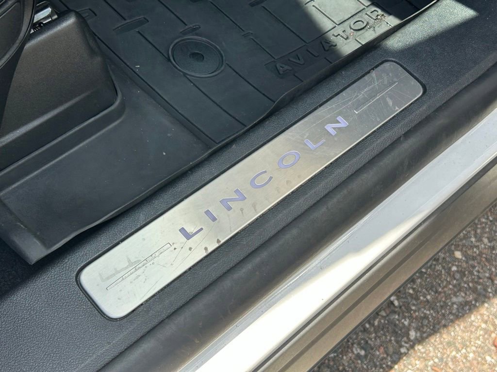 Used 2021 Lincoln Aviator Reserve w/ Equipment Group 202A AWD/4WD image 48