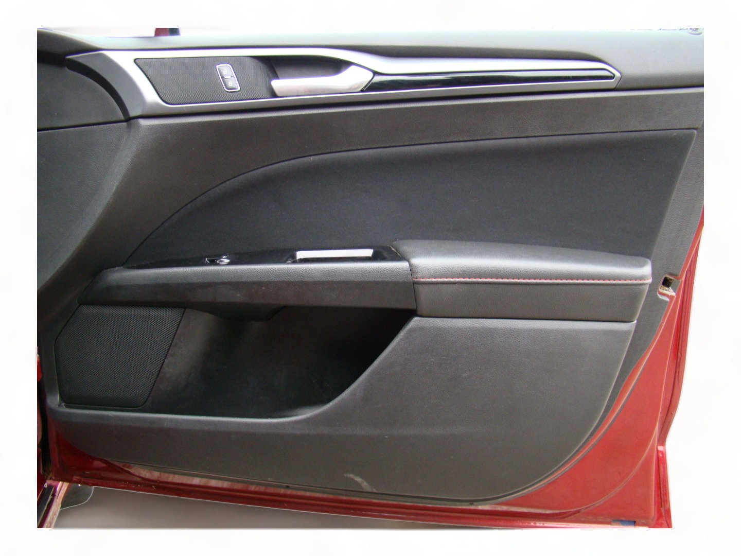 Used 2019 Ford Fusion Titanium image 22