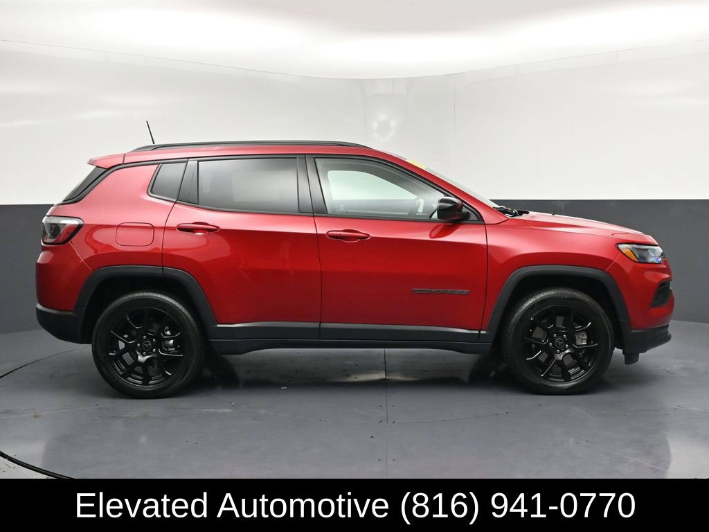 Used 2025 Jeep Compass Latitude w/ Altitude Special Edition AWD/4WD image 27