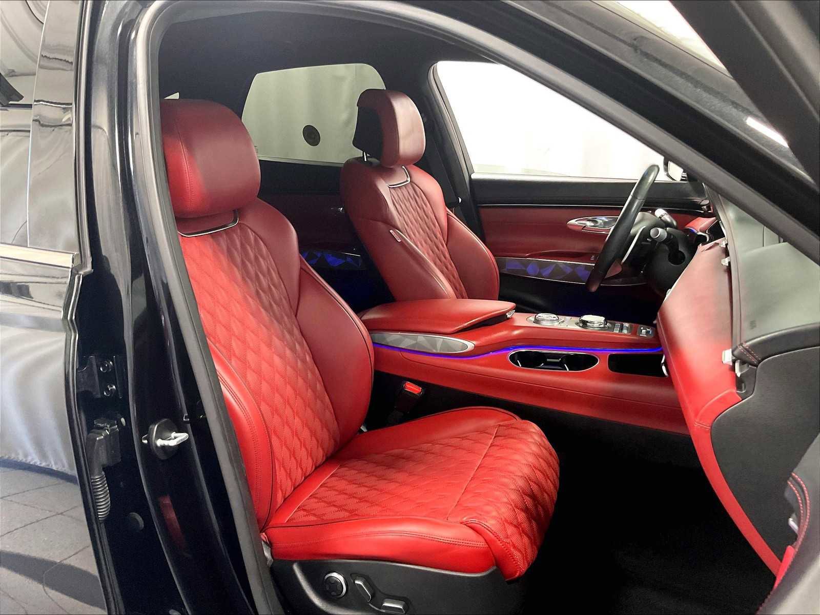 Used 2023 Genesis GV70 3.5T Sport w/ Sport Advanced Package image 11